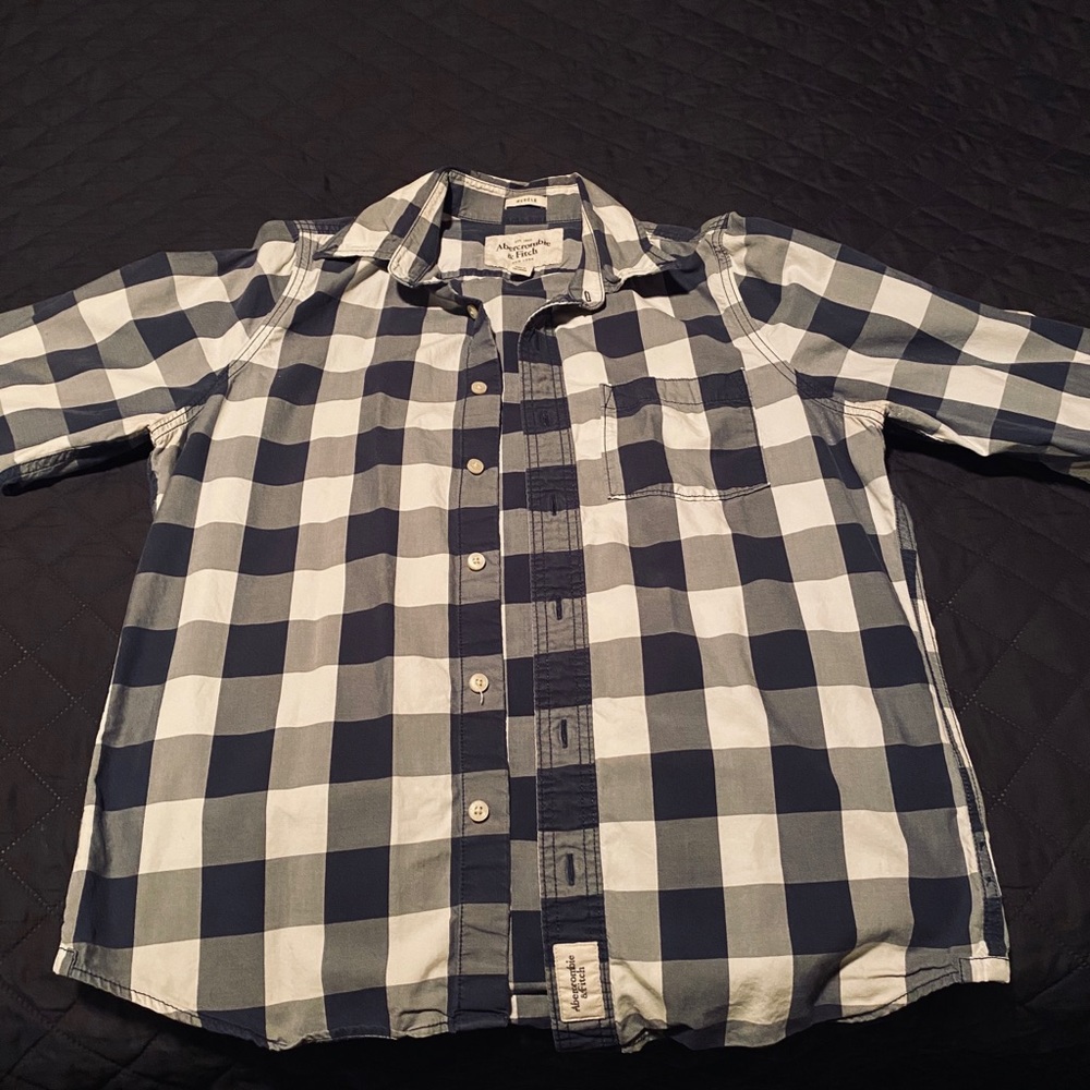 Men’s Abercrombie & Fitch plaid button up.